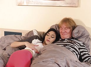 pas, star, pička-pussy, stidni, pušenje, par, mladi-18, spavaća-soba, stariji, stari-i-mladi