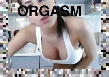 She cant take ohmibod orgasm!