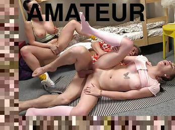 gros-nichons, levrette, lunettes, masturbation, chatte-pussy, giclée, amateur, énorme-bite, black, trio