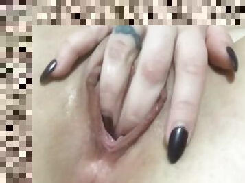 masturbation, chatte-pussy, amateur, doigtage, solo, humide, tatouage