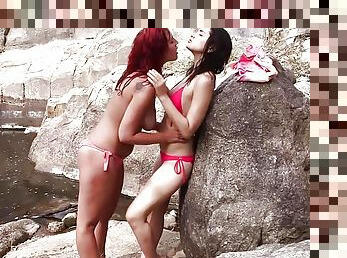 Australian lesbian babes fuck outdoors