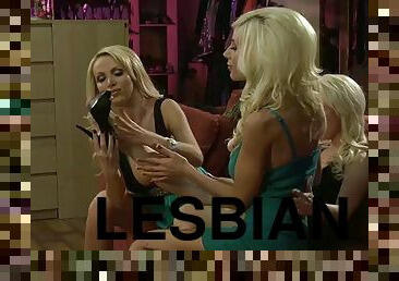 Lesbian threesome