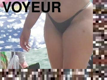 Curvy babe in sexy bikini beach voyeur porn