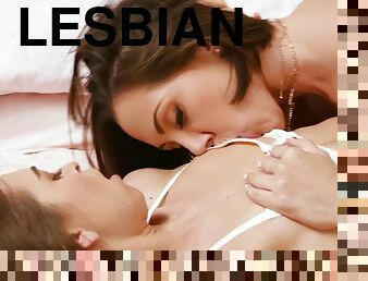 Riley Reid and Jenna Sativa lesbian porn video