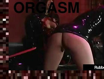 orgasm, lesbisk, trekant, slyna, latex, smisk, sybian