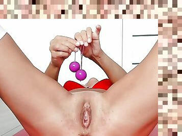 Granny wit balls  pussy insertion orgasm.