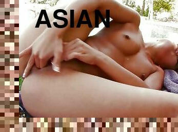 asiatisk, masturbation, nudist, orgasm, utomhus, fingerknull, pool, fantastisk, ensam, exotisk