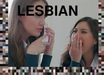 ענק-huge, חתיכות, לסבית-lesbian, נשיקות, יפה, מדהימה