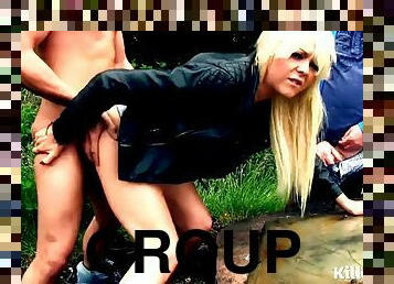 orgie, im-freien, öffentliche, gangbang, gruppensex, schlampe, blöde-pibnelke, blondine, parkplatz