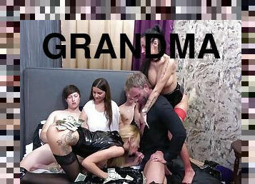 velike-sise, baka, snimci, bakica, veliki-kurac, mame-koje-bih-jebao, duboko-grlo, grupnjak, grupni-seks, uhođenje