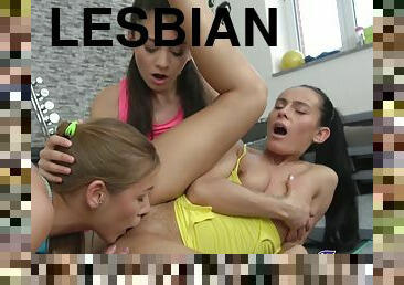 lesbiana, adolescenta, sex-in-trei, sala, salbatic, antrenament