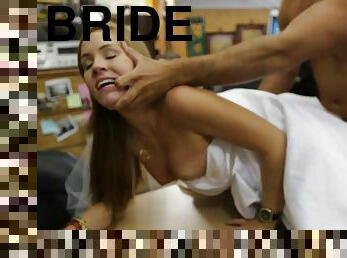 Booty bride gets pounded in the pawn shop