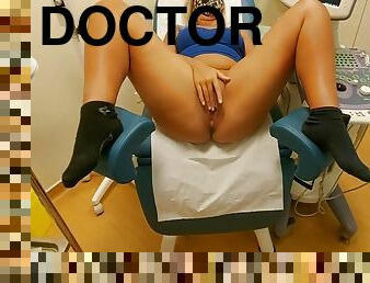 Omg!!!perverted Doctor Poses Hidden Camera, Client