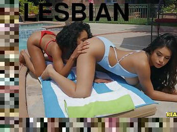 chatte-pussy, énorme-bite, lesbienne, hardcore, piscine, méchant, bikini