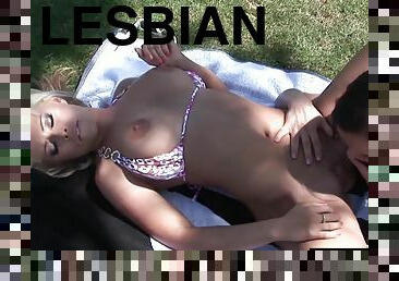 Sexy lesbians kiss passionately and lick each other pussies - Big tits