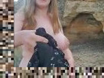 gros-nichons, masturbation, en-plein-air, public, chatte-pussy, milf, black, solo, blanc, réalité