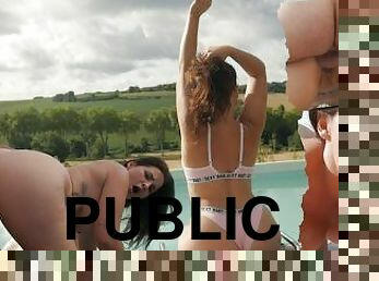 gros-nichons, public, amateur, fellation, fellation-profonde, hirondelle, point-de-vue, ejaculation, piscine