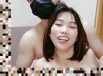 A beautiful young woman from rural areas in Guangdong and Pu exposed her face, gave a blowjob, deepthroated and sucked a cock. She served her hands...
