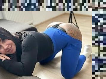 Sport Girl Tears Her Pants for Fucking