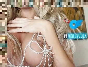 MOLLY VOLK - 19yo Gets Risky On OnlyFans