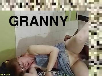 anjing, tua, kurus, menghisap-zakar, nenek-granny, milfs, tegar, muda18, lebih-tua, hungarian