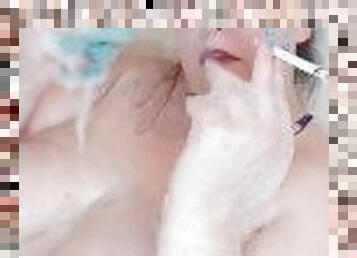 payudara-besar, puting-payudara, blowjob-seks-dengan-mengisap-penis, jenis-pornografi-milf, wanita-gemuk-yang-cantik, ditindik, payudara, fetish-benda-yang-dapat-meningkatkan-gairah-sex, merokok, liburan-musim-spring