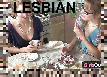 Cute Australian lesbians lick their pink holes