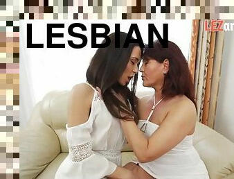 ציצי-גדול, חתיכות, מציצה, סבתא-לה, לסבית-lesbian, שמנמן, גינגי, תחת-butt, לסבית