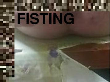 Fisting  anal..........