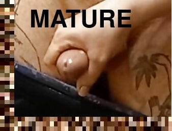 masturbation, amateur, mature, ejaculation-sur-le-corps, milf, branlette, couple, belle-femme-ronde, secousses, ejaculation
