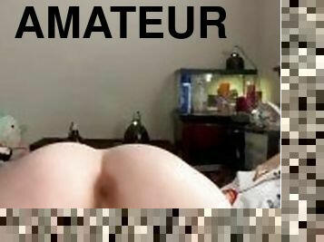 Sexy alt girl twerks her naked ass for views