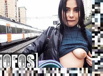 MOFOS - Jordi El Nin Polla Offers Maria Wars Money For Sex In The Corner Of The Train Station
