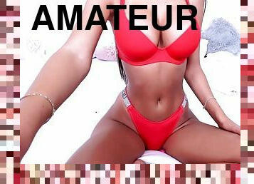 Amateur babe dildo masturbates on webcam