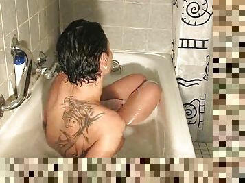 Extreme wife fist fucked in the bath tub