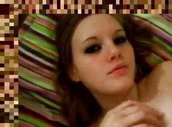 Sexy eyes on solo teen webcam girl