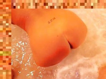 orgasmi, mogli, amatoriali, video-casalinghi, coppie, jacuzzi, hotel, ninfomani, succhiaggi