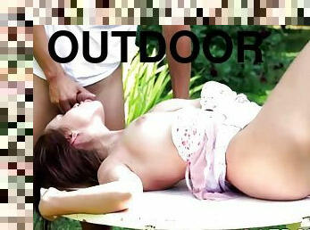 Redhead babe chelsea sun enjoying by massive cock outdoor