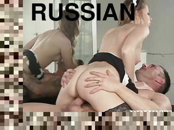 gros-nichons, femme-de-ménage, chatte-pussy, russe, fellation, ejaculation-sur-le-corps, ados, salope, sur-le-visage, blonde