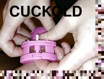 Locking cuckold in his vice mini for xmas