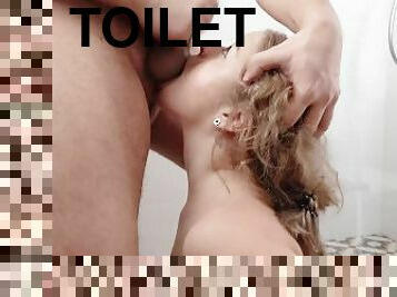 TeenMegaWorld - Calibri - Hottie sucks a dick in a toilet