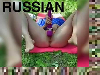 cul, masturbation, orgasme, en-plein-air, pisser, public, russe, giclée, milf