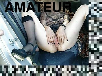Mutual Masturbation In The Car