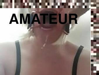 amateur, fellation, milf, fellation-profonde, belle-femme-ronde, salope, blonde, britannique, bâillonnement