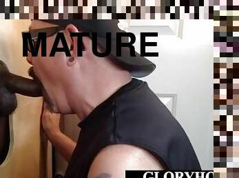 Mature DILF blows black gloryhole dick before barebacked