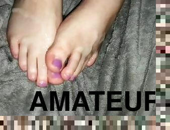 énorme, amateur, ejaculation-sur-le-corps, énorme-bite, ados, pieds, point-de-vue, ejaculation, fétiche, branlette-avec-les-pieds