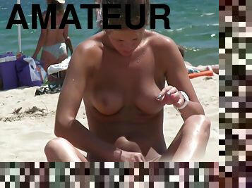 nudisti, allaperto, amatoriali, mammine-mature, videocamera, spiaggia, scene-rubate, voyeur, brunette, telecamere-nascoste