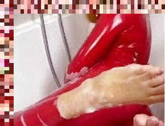 kúpanie, masáž, bdsm, otrok, chodidlá, červenovláska, pov, blondýna, latex, majsterka