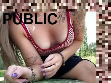 masturbation, publik, amatör, tonåring, söt, petit, ensam, park, tatuering, blottande