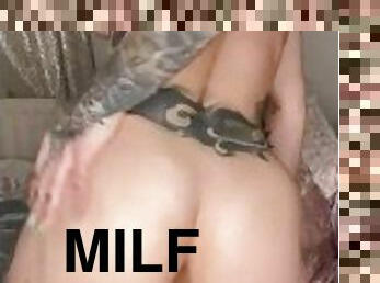 Milf anal addict