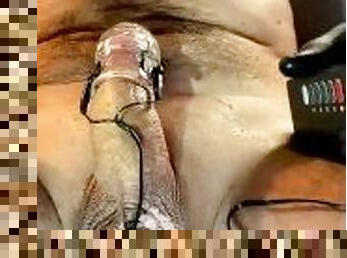 The first use of an electric stimulator on a member! My emotions! Thick ejaculation at the end.